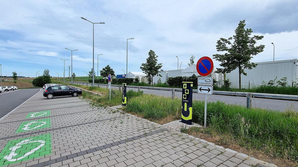 Plug-in hybride aan de laadkabel