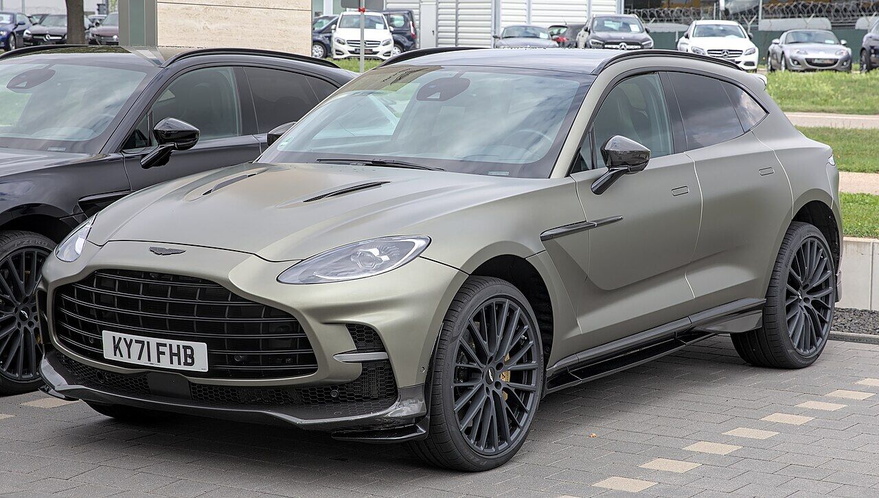Aston Martin DBX, exterior