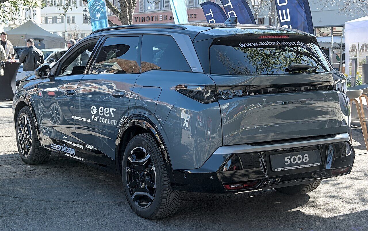 Peugeot E-5008, exterieur