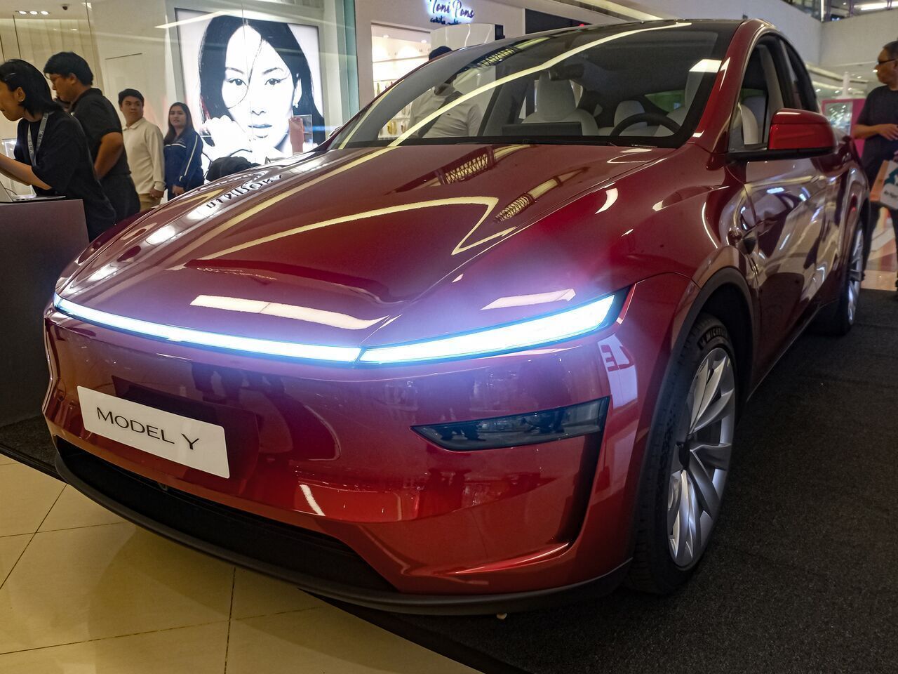 Tesla Model Y Juniper Long Range AWD (2025), exterieur